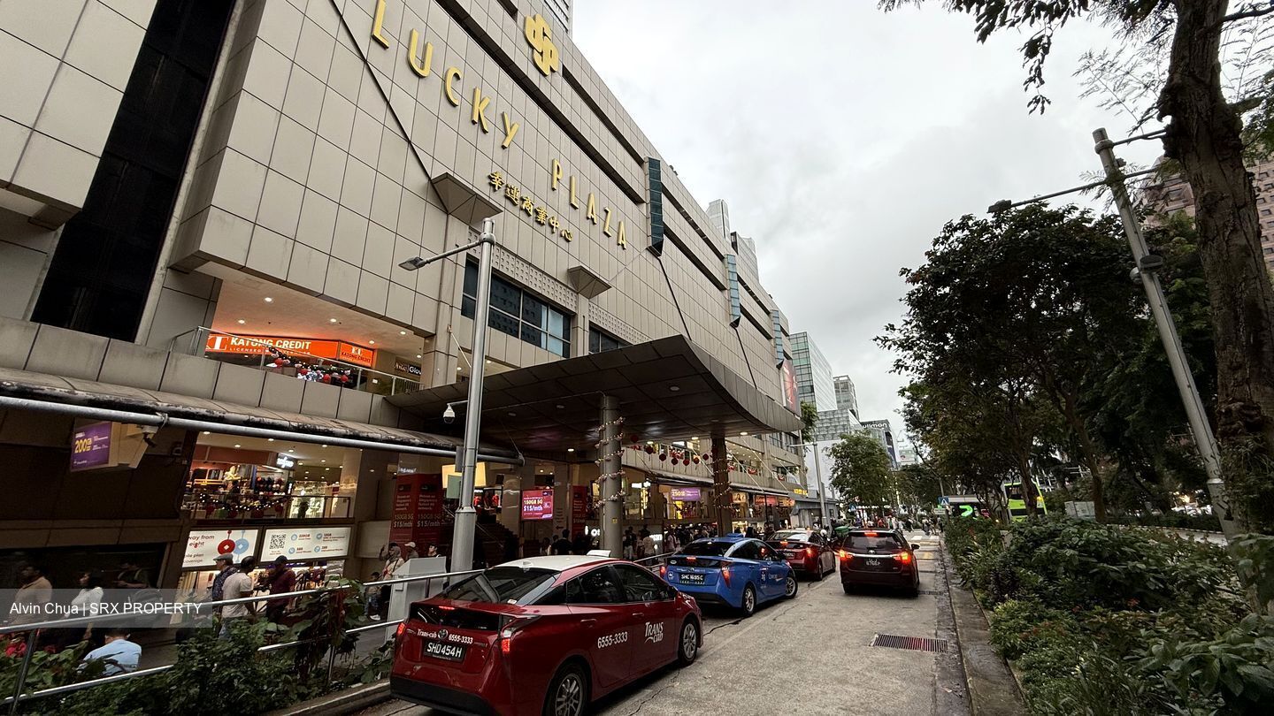 Lucky Plaza (D9), Retail #487317591